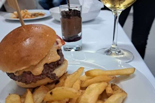 Meranie úspechu: Kľúčové ukazovatele výkonnosti (KPI), analýza dát