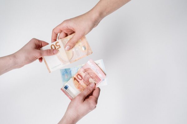 Benefit pre klienta: Zníženie úroku za vernosť a cross-sell – Kedy sa to naozaj oplatí?